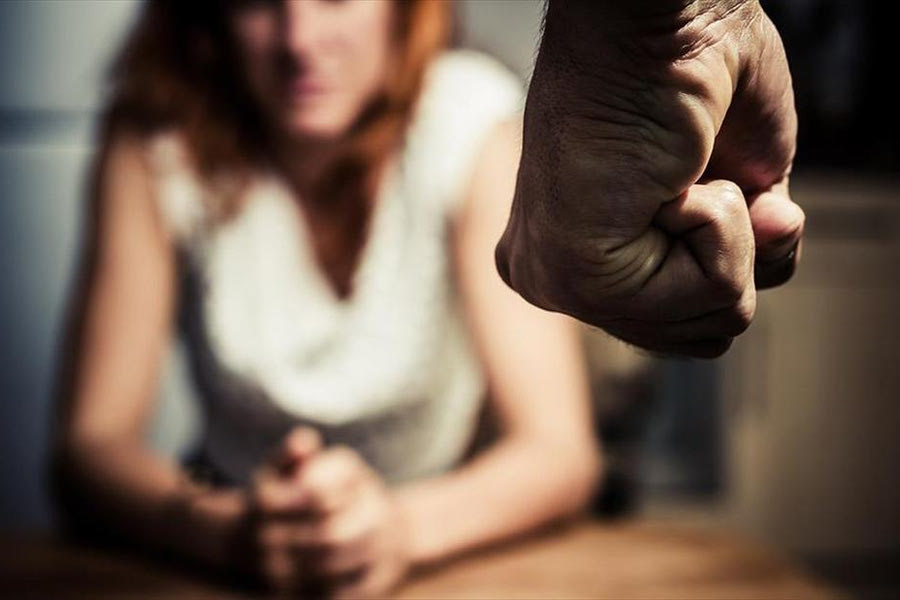 Ερέτρια: Ξυλοκόπησε την 32χρονη έγκυο σύζυγό του