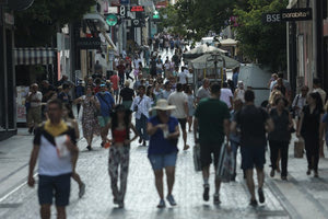 Ερμού: Αφγανός τοξικομανής έριξε γροθιά σε 20χρονη περαστική και την τραυμάτισε