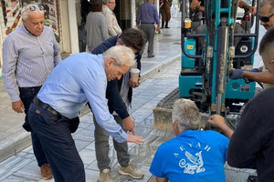 Αγώνας δρόμου για την άμεση αποκατάσταση της ζημιάς στον αγωγό λυμάτων στην κεντρική αγορά