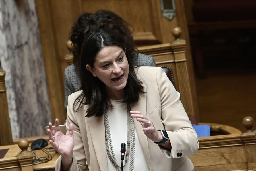 Ζητούν παραίτηση της Κεραμέως μετά τα πρόστιμα για το σκάνδαλο διαρροής των προσωπικών δεδομένων