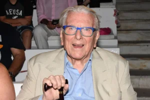 Κώστας Βουτσάς: Τι συμβαίνει με τον τάφο του στο Α’ Νεκροταφείο