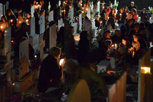 Σε ποιο μέρος της Ελλάδας κάνουν Ανάσταση στο νεκροταφείο