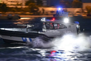 Τήλος: Το Λιμενικό διέσωσε 24 μετανάστες από βραχώδες σημείο