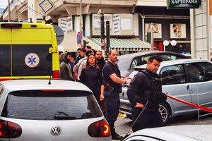 Μενίδι: Τη βρήκαν μαχαιρωμένη στη μέση του δρόμου