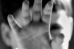 Ηράκλειο: Ανοίγουν τα στόματα για τον καθηγητή γυμναστικής που κατηγορείται πως βίαζε τα 6 ανήλικα ανίψια του