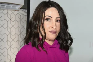 Ιωάννα Παλιοσπύρου: «Προσπαθώ να μην εστιάζω στη γυναίκα που μου πέταξε το βιτριόλι»