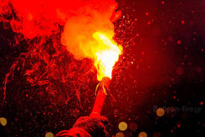 Πατέρας και κόρη στην Καλαμάτα τραυματίστηκαν από ναυτική φωτοβολίδα!