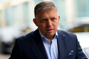 Σε κρίσιμη κατάσταση παραμένει ο πρωθυπουργός της Σλοβακίας