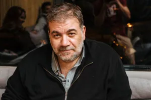 Ο Δημήτρης Σταρόβας δεν μπορεί να μιλήσει μετά το εγκεφαλικό, λέει η σύντροφός του