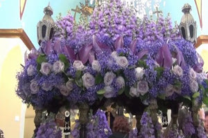 Ο Επιτάφιος στην Μύκονο μοιάζει με έργο τέχνης