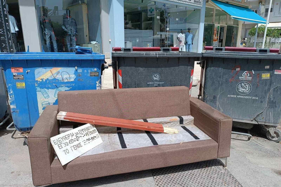 Το τερματίσανε! Πετάνε και…ταφόπλακες στις αυτοσχέδιες χωματερές!