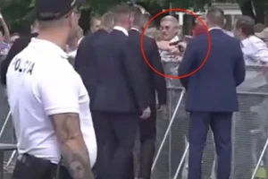 Σλοβακία: Στο δικαστήριο ο δράστης της απόπειρας δολοφονίας του πρωθυπουργού Ρόμπερτ Φίτσο