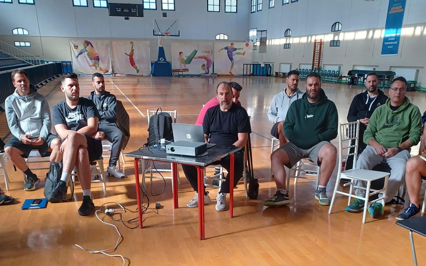 σχολή προπονητών μπάσκετ