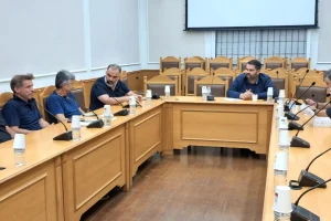 Συνάντηση στην Περιφέρεια για τις αδιάθετες ποσότητες ντομάτας στην περιοχή της Ιεράπετρας