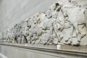 Βρετανική Επιτροπή Επανένωσης των Γλυπτών του Παρθενώνα: Η νέα κυβέρνηση να τα επιστρέψει