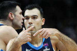 Νοκ άουτ για το Προολυμπιακό ο Σλούκας!