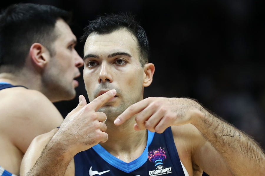 Νοκ άουτ για το Προολυμπιακό ο Σλούκας!