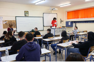 Οι πρώτοι των πρώτων στις Πανελλήνιες: Τα μυστικά της επιτυχίας τους και οι στόχοι για το μέλλον