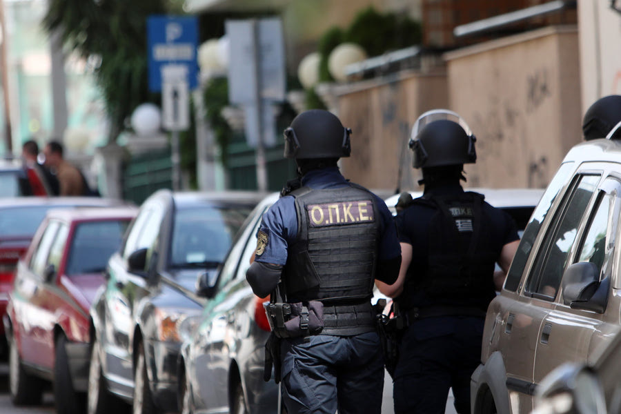 Τραυματισμοί αστυνομικών στις Γωνιές: “Καλοστημένη και οργανωμένη επίθεση από 30 άτομα”