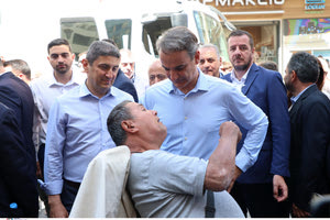 Η συνομιλία του πρωθυπουργού με τον Αντώνη