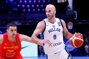 Περίπατος της Εθνικής μπάσκετ κόντρα στο Μαυροβούνιο για το “Ακρόπολις”