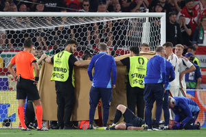 Διάσειση και σπασμένα οστά στο πρόσωπο o Ούγγρος Βάργκα που αποχώρησε από το ματς με τη Σκωτία