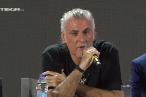 Πλιάτσικας: «Δεν ξέρω αν η καλλιτεχνική μας πορεία θα ήταν η ίδια αν ο Καρράς δεν έλεγε το τραγούδι»