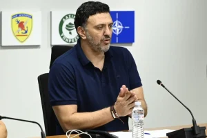 Φωτιά στην Πάρνηθα – Κικίλιας: «Χωρίς ενεργό μέτωπο, διάσπαρτες εστίες θα δουλευτούν όλο το βράδυ»