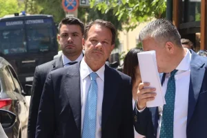 Απόστολος Λύτρας: Αίτηση διαζυγίου καταθέτει η κακοποιημένη σύζυγός του