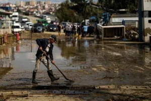 Ισχυρή καταιγίδα στην Άγκυρα: Πλημμύρισαν δρόμοι και σπίτια