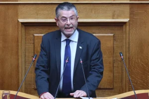 Ο Βελόπουλος διέγραψε τον Παύλο Σαράκη από την ΚΟ της Ελληνικής Λύσης