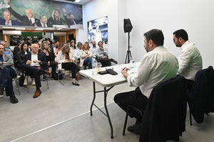 Ποιος προηγείται στο ΠΑΣΟΚ;