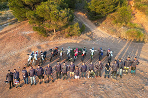 Πεντέλη: Ομάδα πυροπροστασίας με μηχανές enduro – Επιτηρούν, περιπολούν και ελέγχουν το βουνό