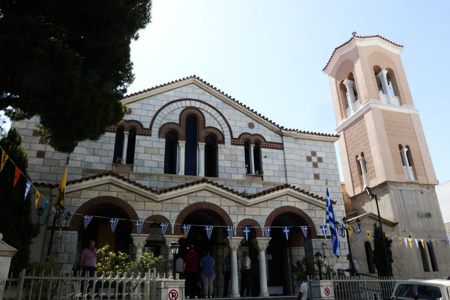 Συνωστισμός πολιτικών σε Αρχιεπίσκοπο και μητροπόλεις ενόψει Ευρωεκλογών