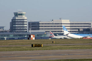 Βρετανία: Επανέρχεται σταδιακά η λειτουργία στο αεροδρόμιο του Μάντσεστερ