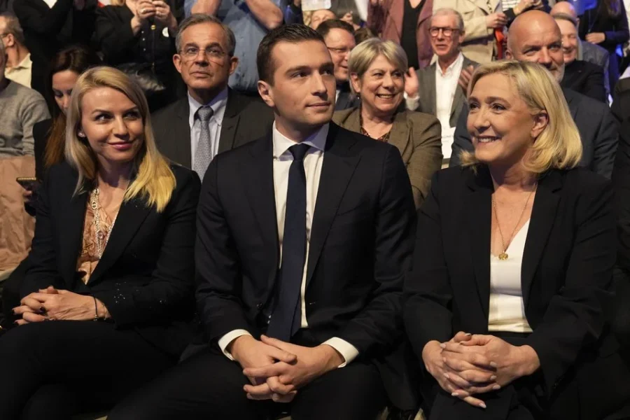Ζορντάν Μπαρντελά: Έτοιμος να κυβερνήσει τη Γαλλία δηλώνει ο αρχηγός του ακροδεξιού κόμματος «Εθνικός Συναγερμός»
