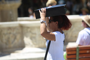 Υποχωρούν οι βοριάδες, ηλιοφάνεια και 35αρια στην Κρήτη