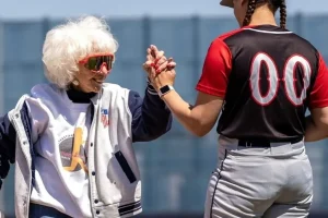 Maybelle Blair: Η θρυλική αθλήτρια baseball που αποκάλυψε ότι είναι γκέι στα 95 της