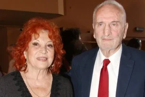 Ο Νικήτας Τσακίρογλου σε μια σπάνια εξομολόγηση: «Η Χρυσούλα Διαβάτη είναι καλύτερη από μένα»