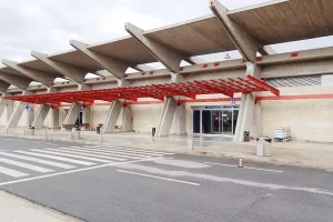 Πέρδικες και  σταυραετοί ακυρώνουν το πτητικό πρόγραμμα της Easy Jet για Σητεία !