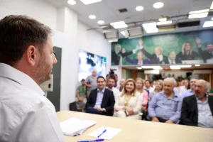 Όλα όσα (πραγματικά) έγιναν στη συνεδρίαση του Πολιτικού Γραφείου του ΠΑΣΟΚ