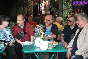 Στιγμές χαλάρωσης για τον Δ.Κουτσούμπα