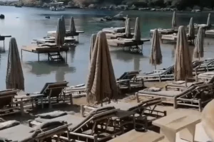 Ρόδος: Ξηλώνουν αυθαίρετες κατασκευές στην παραλία Αγία Μαρίνα