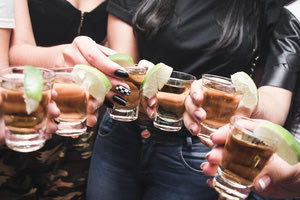 Ηράκλειο: Οι ανήλικες πήγαν στο νοσοκομείο από το ποτό, ο ιδιοκτήτης του μπαρ συνελήφθη