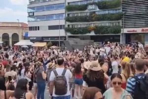 Ισραηλινοί γιορτάζουν στην Αθήνα τη διάσωση των 4 ομήρων – Δείτε βίντεο