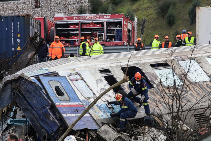 «Ένοχη η σιωπή της κυβέρνησης» – Σφοδρές αντιδράσεις για το «ορφανό» κοντέινερ των Τεμπών