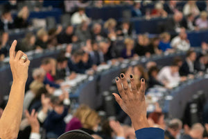 Ευρωβουλευτής: Οι μισθοί, τα επιδόματα, η σύνταξη, τα πριμ και… τα έξτρα