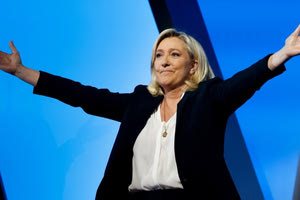 Tα πρώτα επίσημα αποτελέσματα στη Γαλλία: Νύχτα θριάμβου για την Μαρίν Λε Πεν
