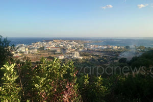 Φωτιά στην Παλαιόχωρα κινητοποίησε την Πυροσβεστική, έφτασε κοντά σε σπίτια