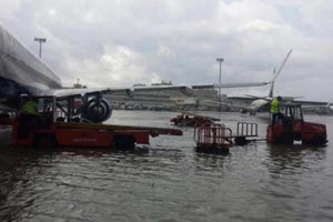 Ισπανία: Καταιγίδα προκάλεσε χάος στο αεροδρόμιο της Μαγιόρκα